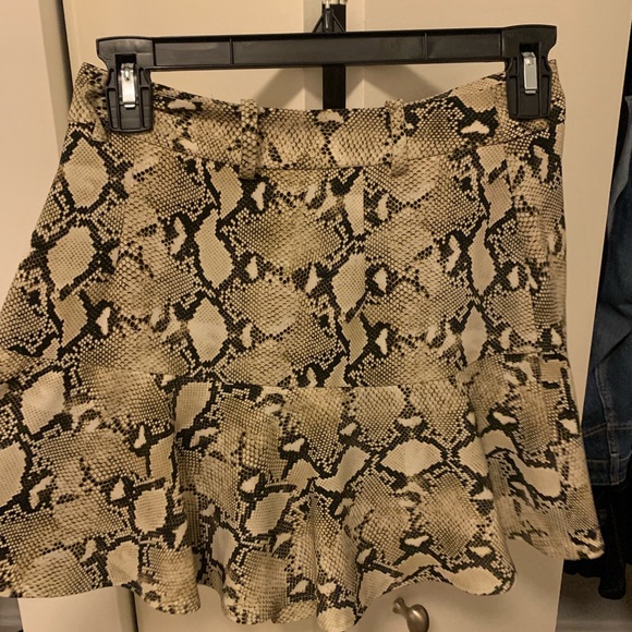 ZARA snake skin skirt - Picture 5 of 5